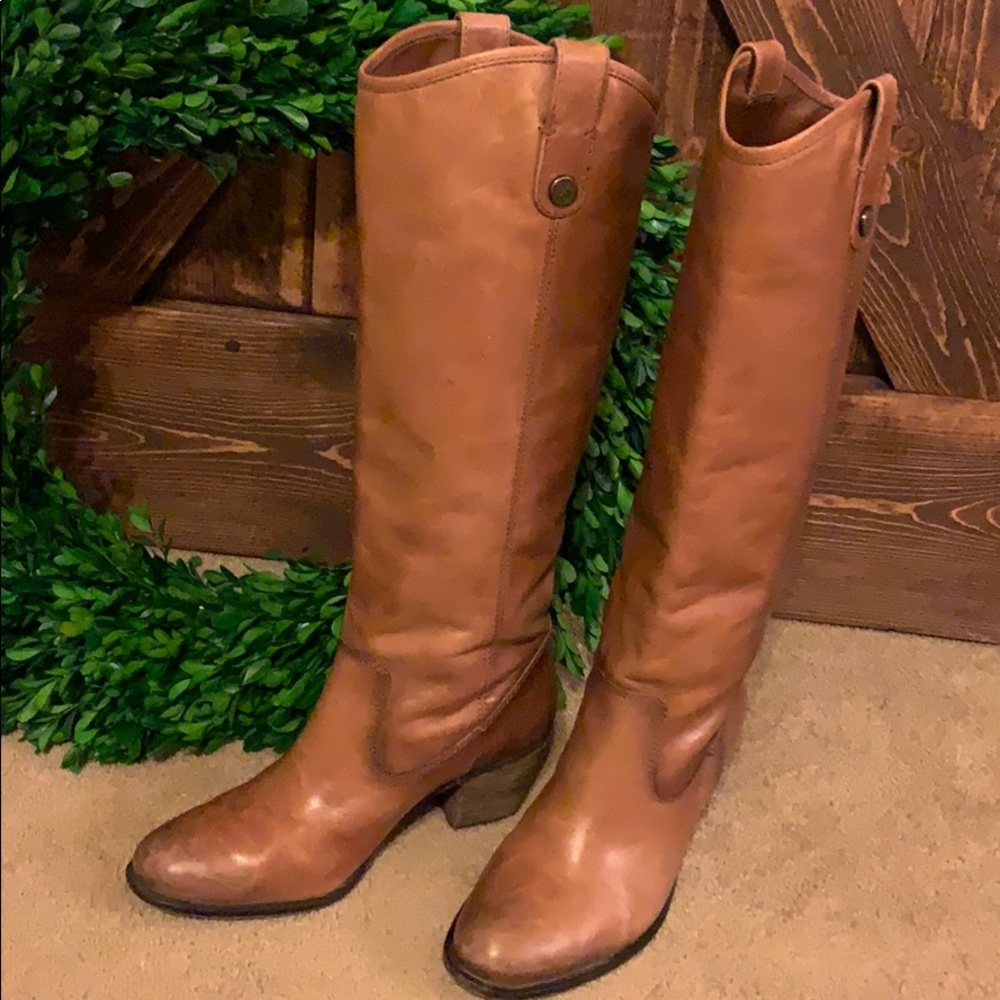 🔥Gorgeous Vince Camuto leather boots 🔥